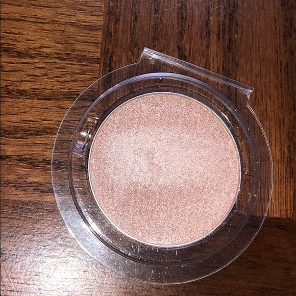 Powder Highlighter - Picture 2 of 2